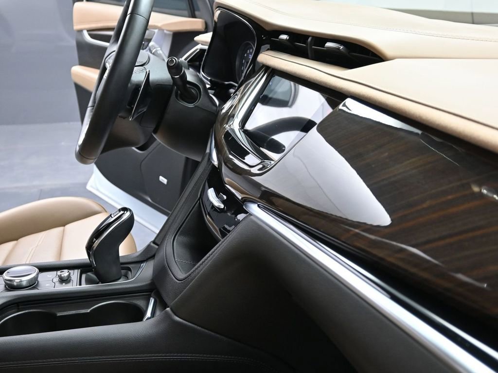 Certified 2025 Cadillac XT6 Sport w/ Platinum Package AWD/4WD image 18