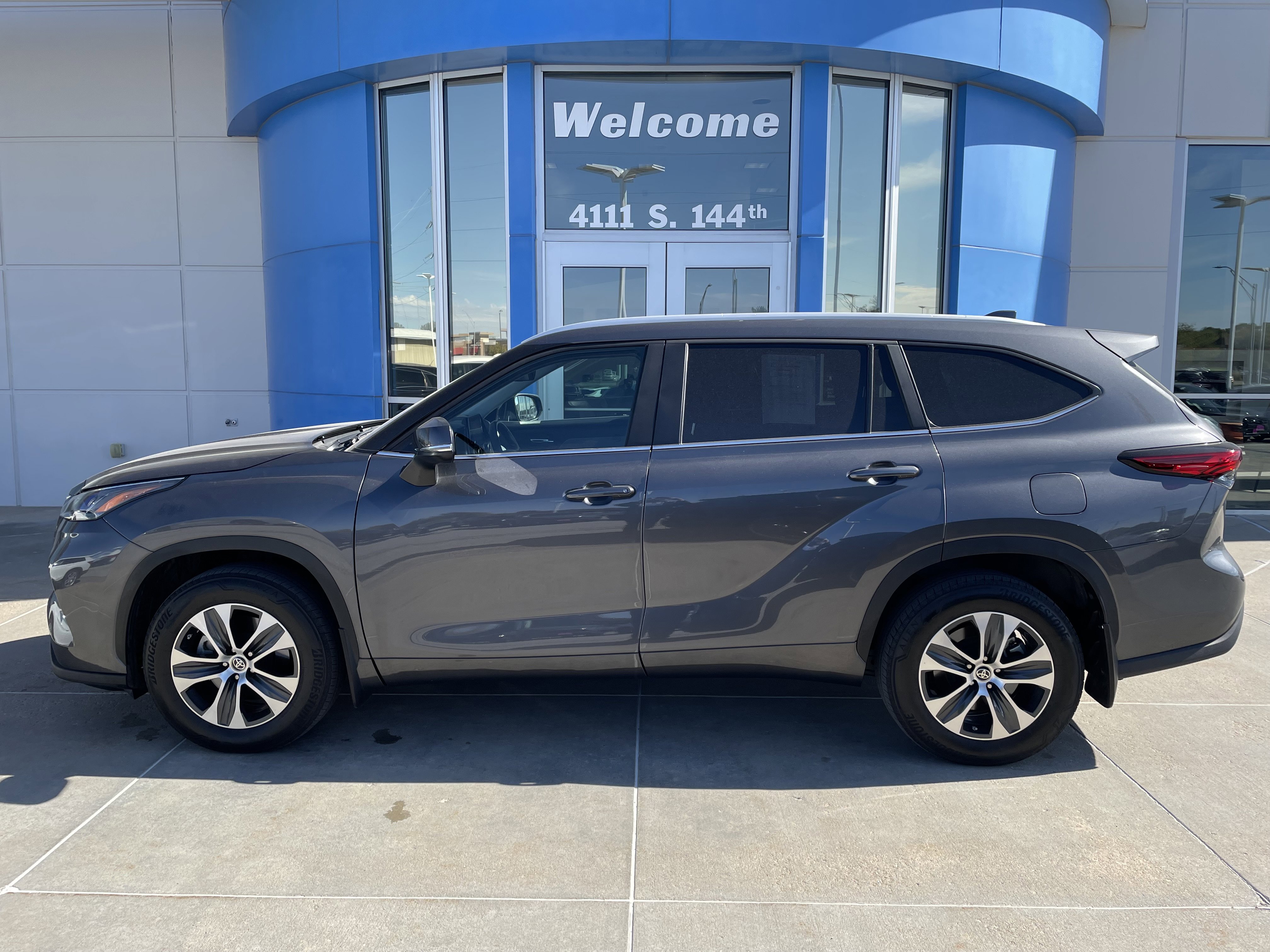 Used 2023 Toyota Highlander XLE