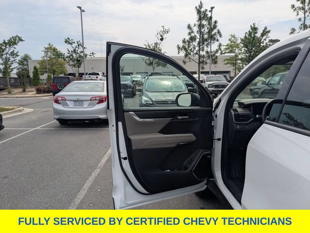 Used 2025 GMC Acadia Elevation FWD image 25