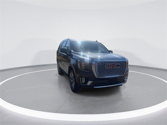 Used 2021 GMC Yukon Denali w/ Denali Premium Package image 3