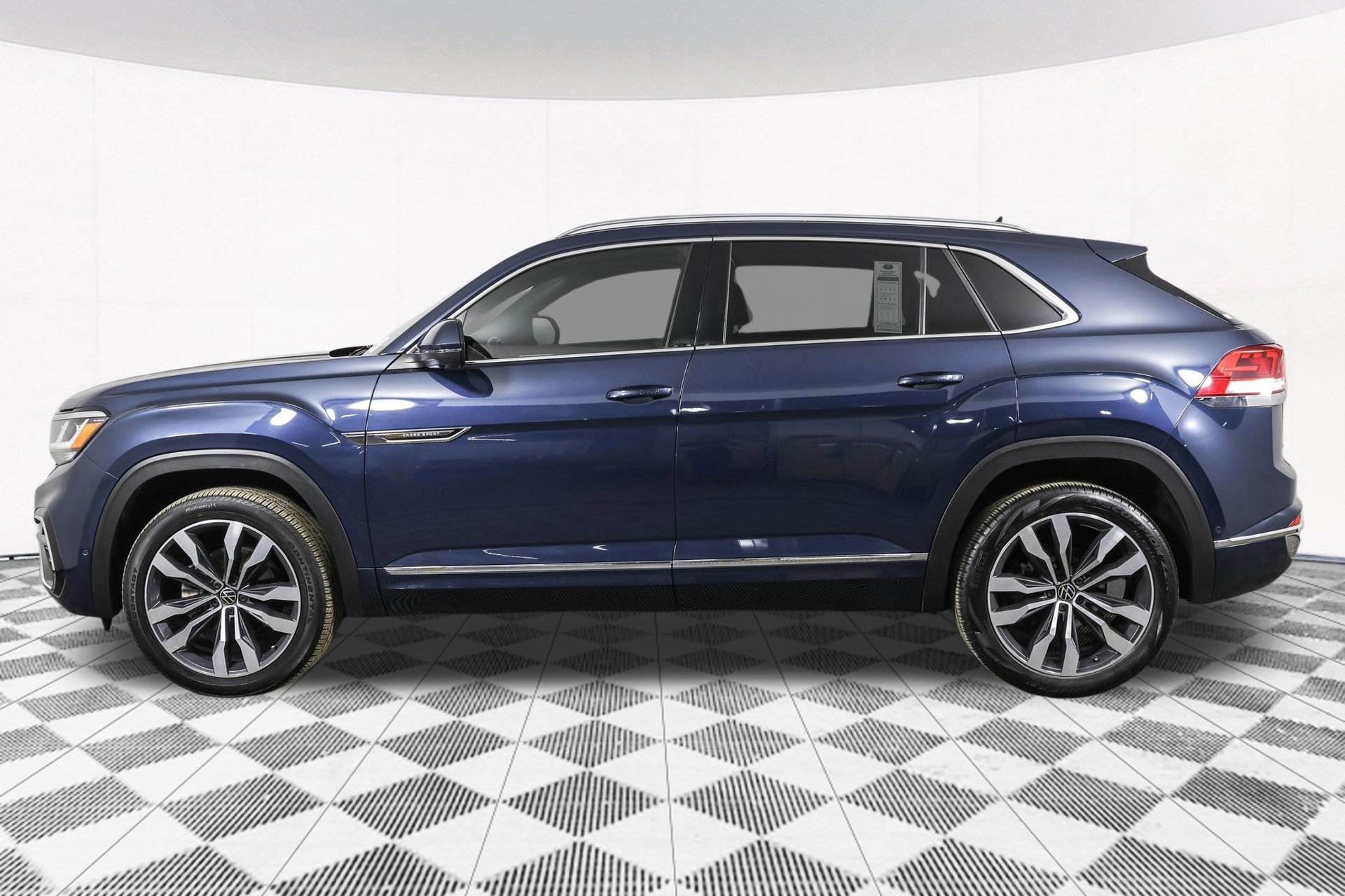 Used 2022 Volkswagen Atlas Cross Sport SEL Premium R-Line image 22