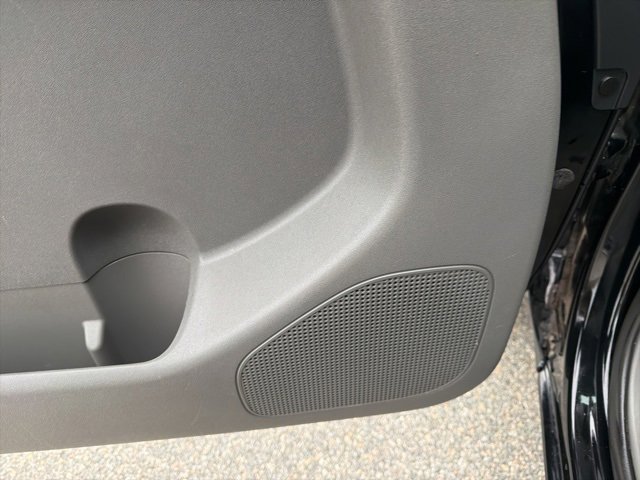 Used 2016 Nissan Frontier SV image 16