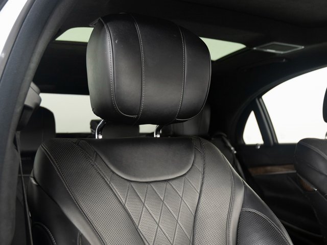 Used 2019 Mercedes-Benz S 560 Sedan w/ AMG Line Exterior image 31