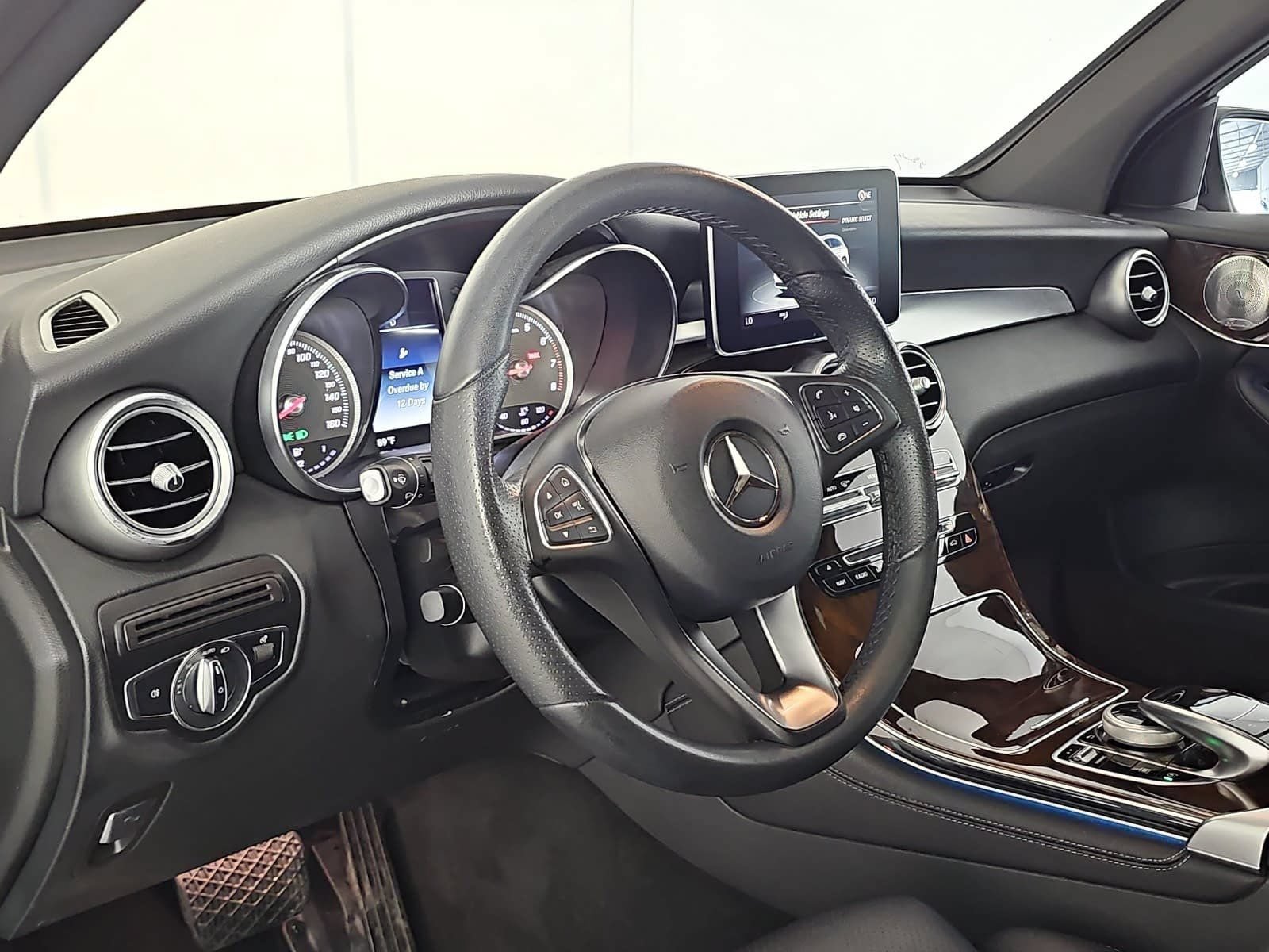 Used 2017 Mercedes-Benz GLC 300 4MATIC image 16