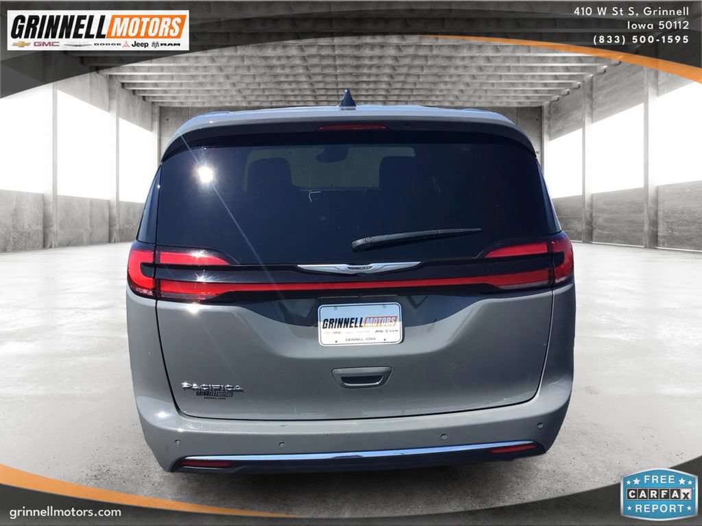 Used 2025 Chrysler Pacifica Select FWD image 6