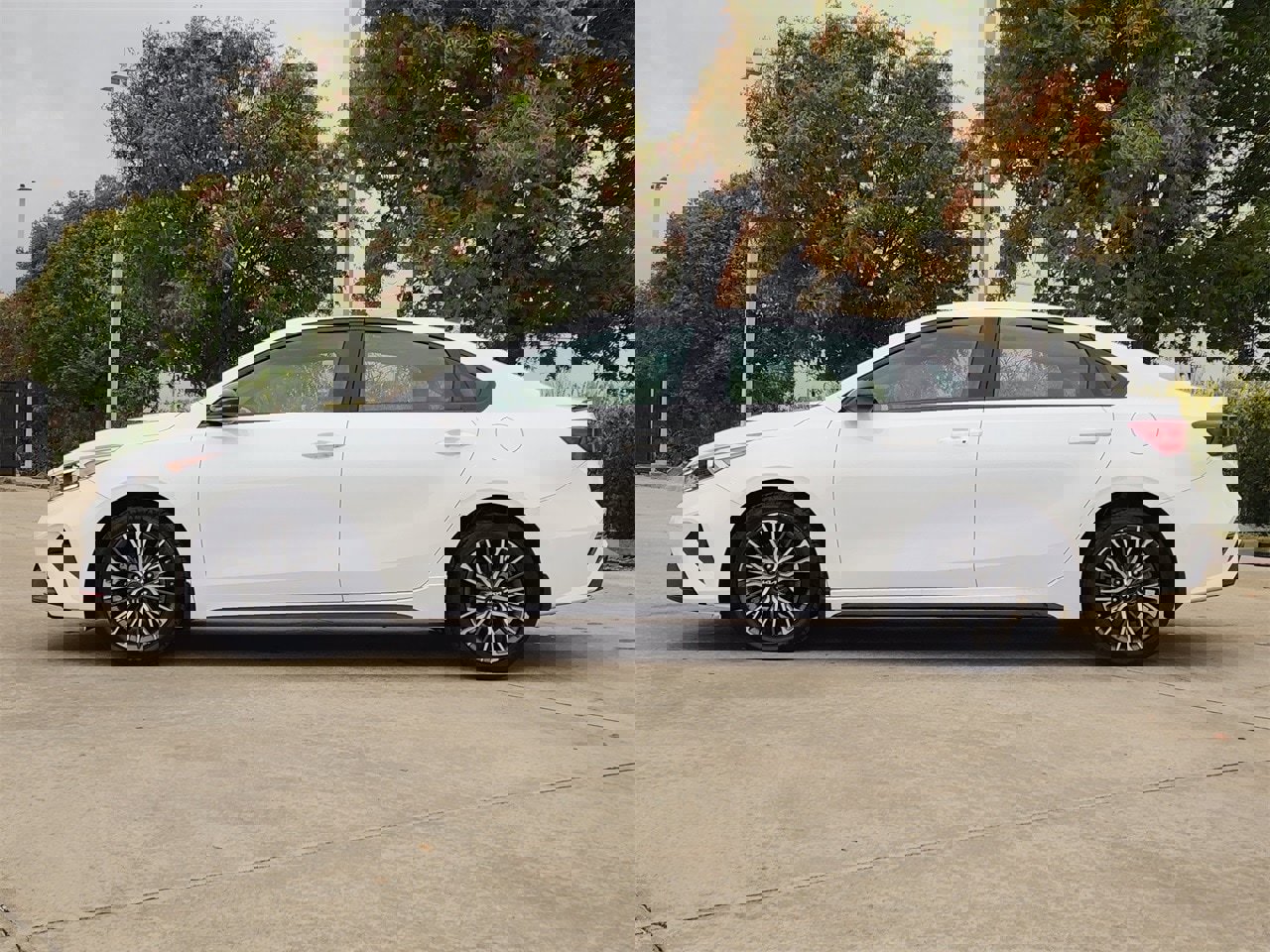 Used 2024 Kia Forte GT-Line w/ GT-Line Premium Package image 4