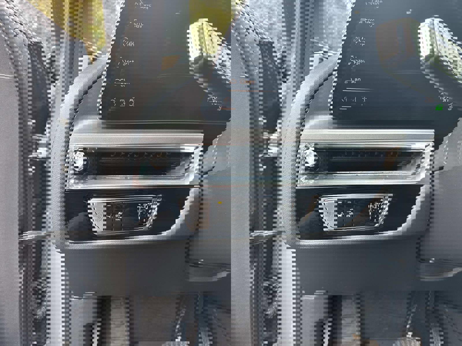 Certified 2024 Cadillac Lyriq Tech image 31