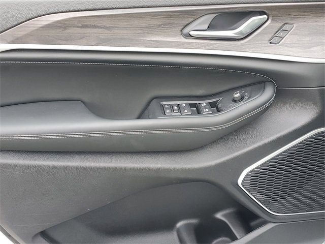 New 2026 Jeep Grand Cherokee Limited AWD/4WD image 16