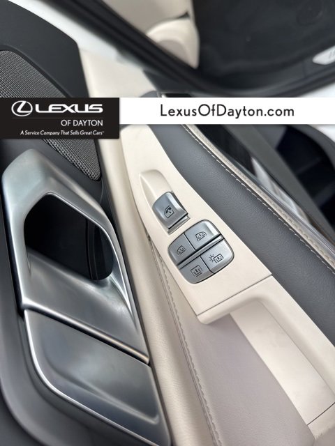 Used 2023 BMW X7 M60i w/ Executive Package image 38