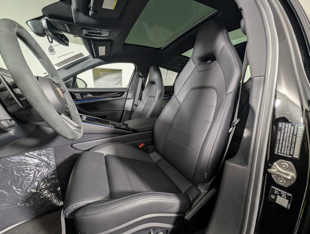 New 2026 Porsche Panamera 4 image 5