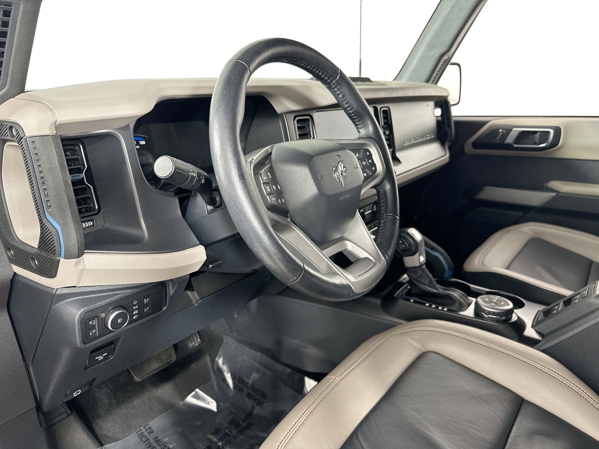 Used 2022 Ford Bronco Wildtrak image 9