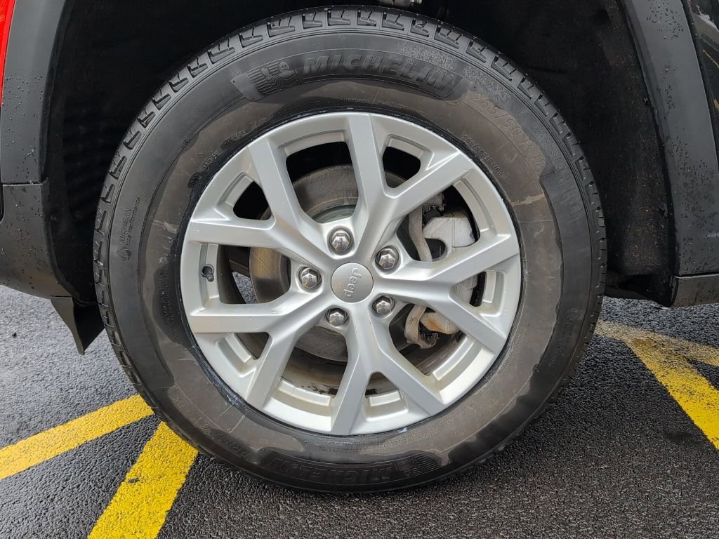 Used 2023 Jeep Grand Cherokee Limited w/ Luxury Tech Group II image 11