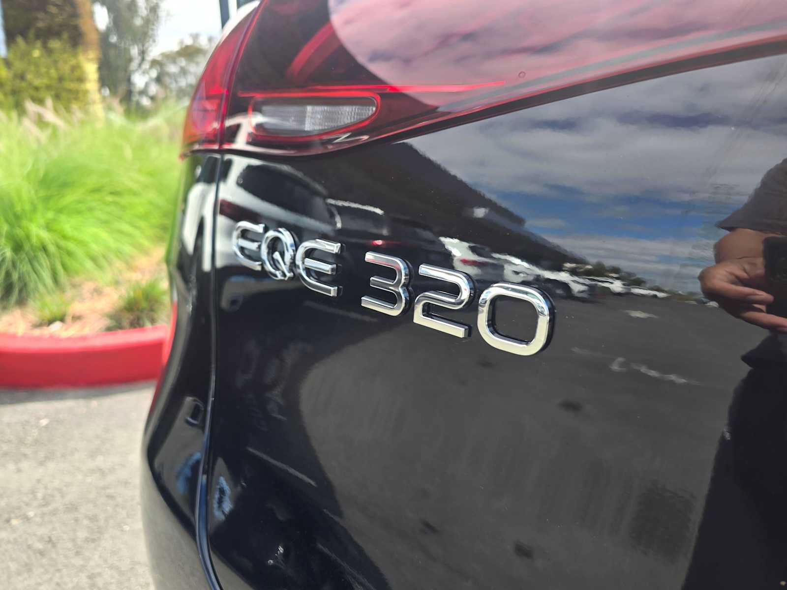 New 2026 Mercedes-Benz EQE 320 4MATIC SUV image 13