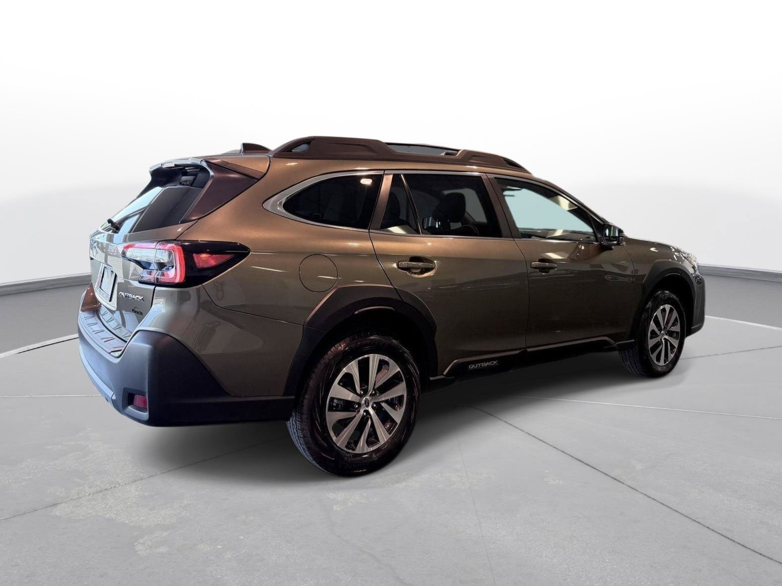 Used 2025 Subaru Outback Premium AWD/4WD image 11