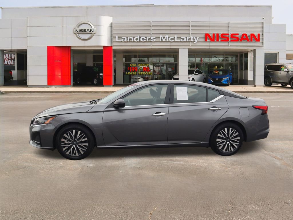 Used 2024 Nissan Altima 2.5 SV image 6