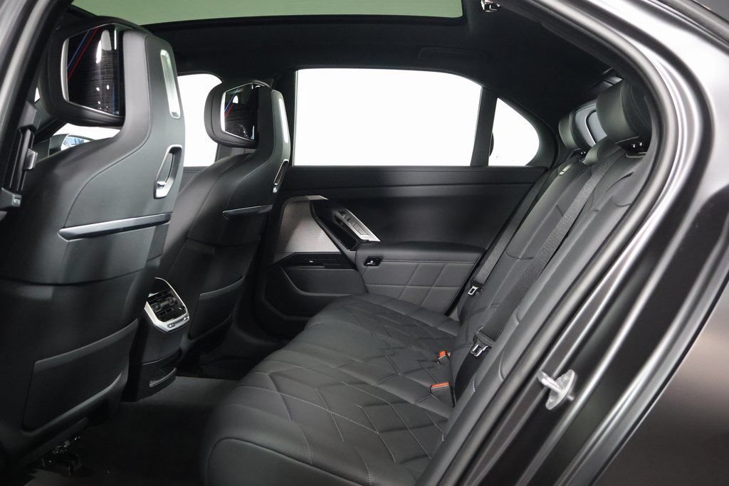 New 2026 BMW i7 eDrive50 w/ M Sport Package RWD image 6