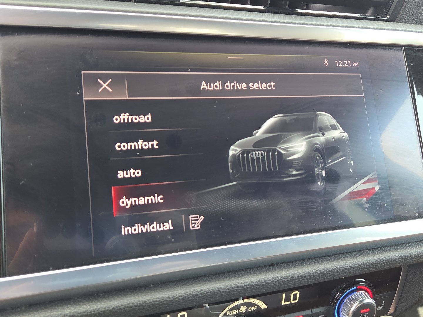 Used 2020 Audi Q3 2.0T Premium w/ Convenience Package AWD/4WD image 30