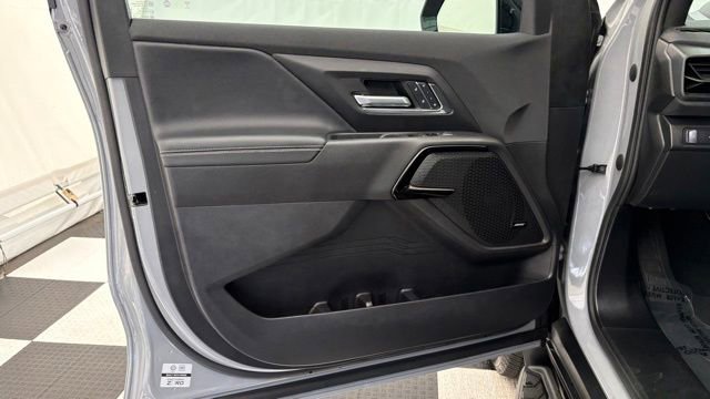 Used 2025 Chevrolet Silverado EV LT AWD/4WD image 17