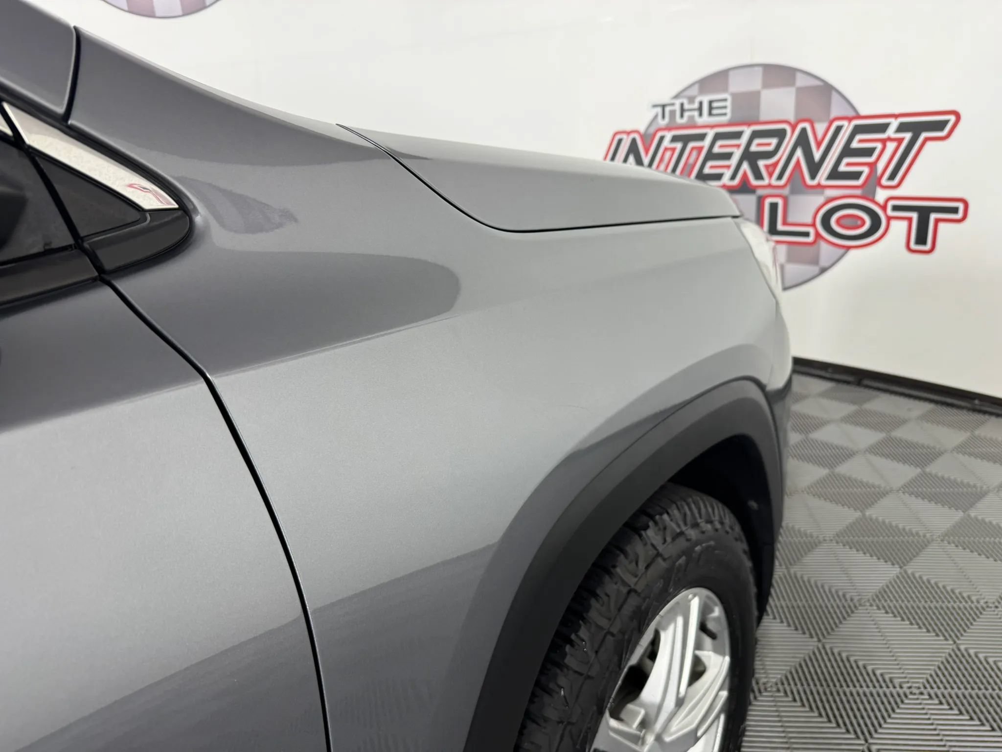 Used 2020 GMC Terrain SLE w/ Driver Convenience Package FWD image 30