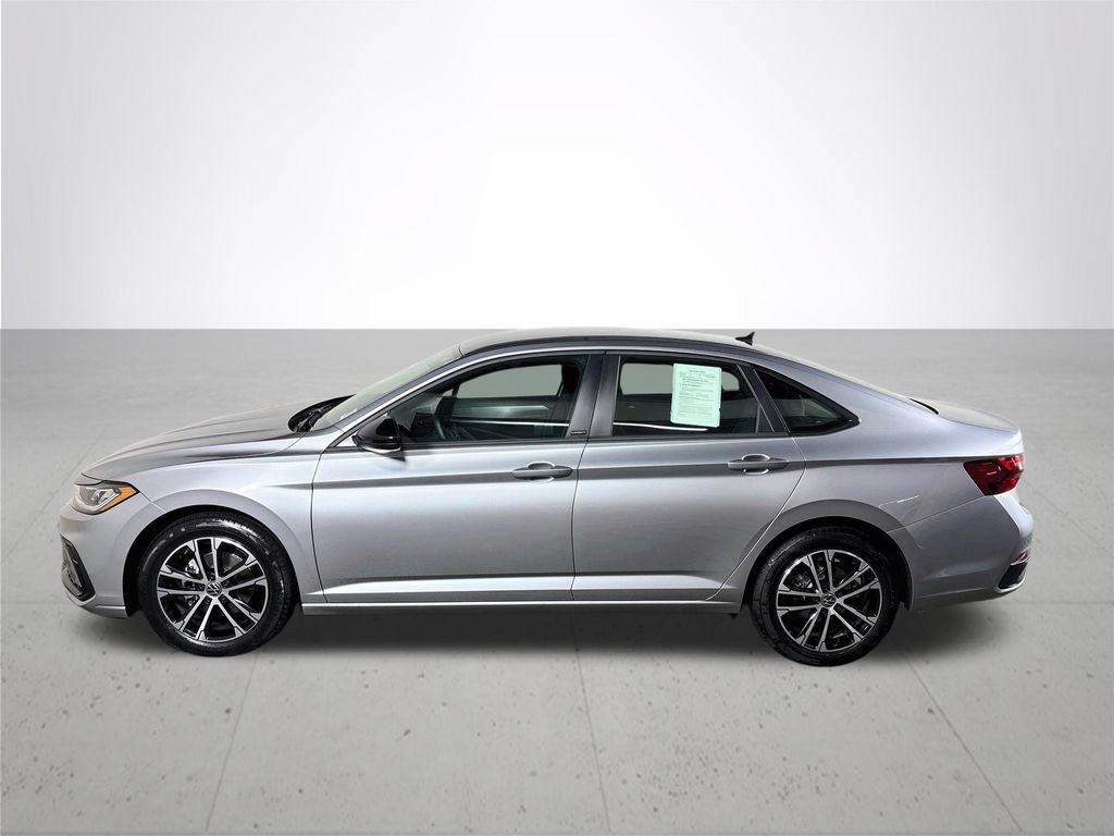 Used 2025 Volkswagen Jetta Sport FWD image 11