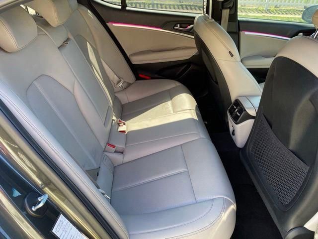 Used 2023 Genesis G70 2.0T image 25