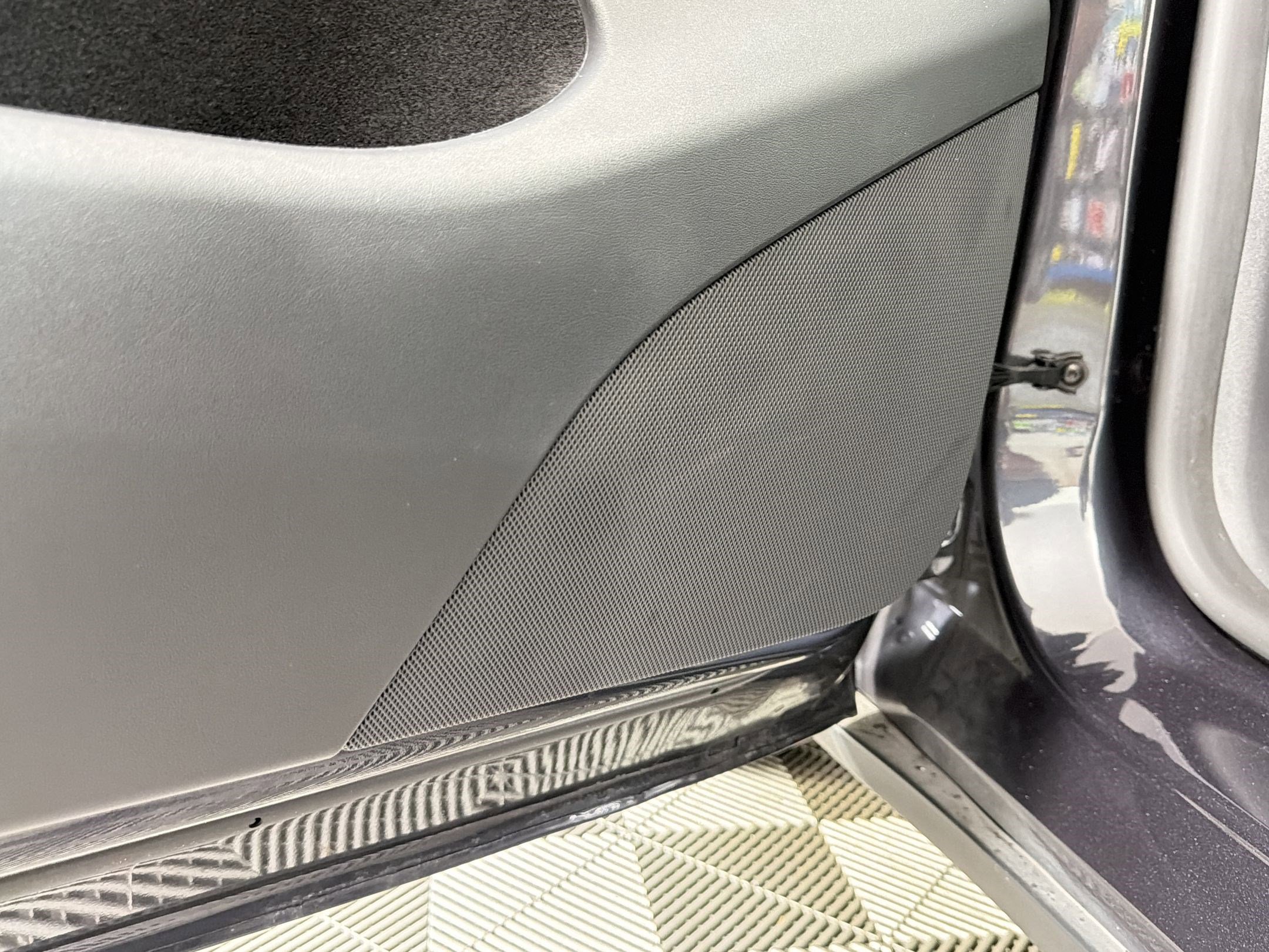 Used 2025 Tesla Model Y Long Range AWD/4WD image 19