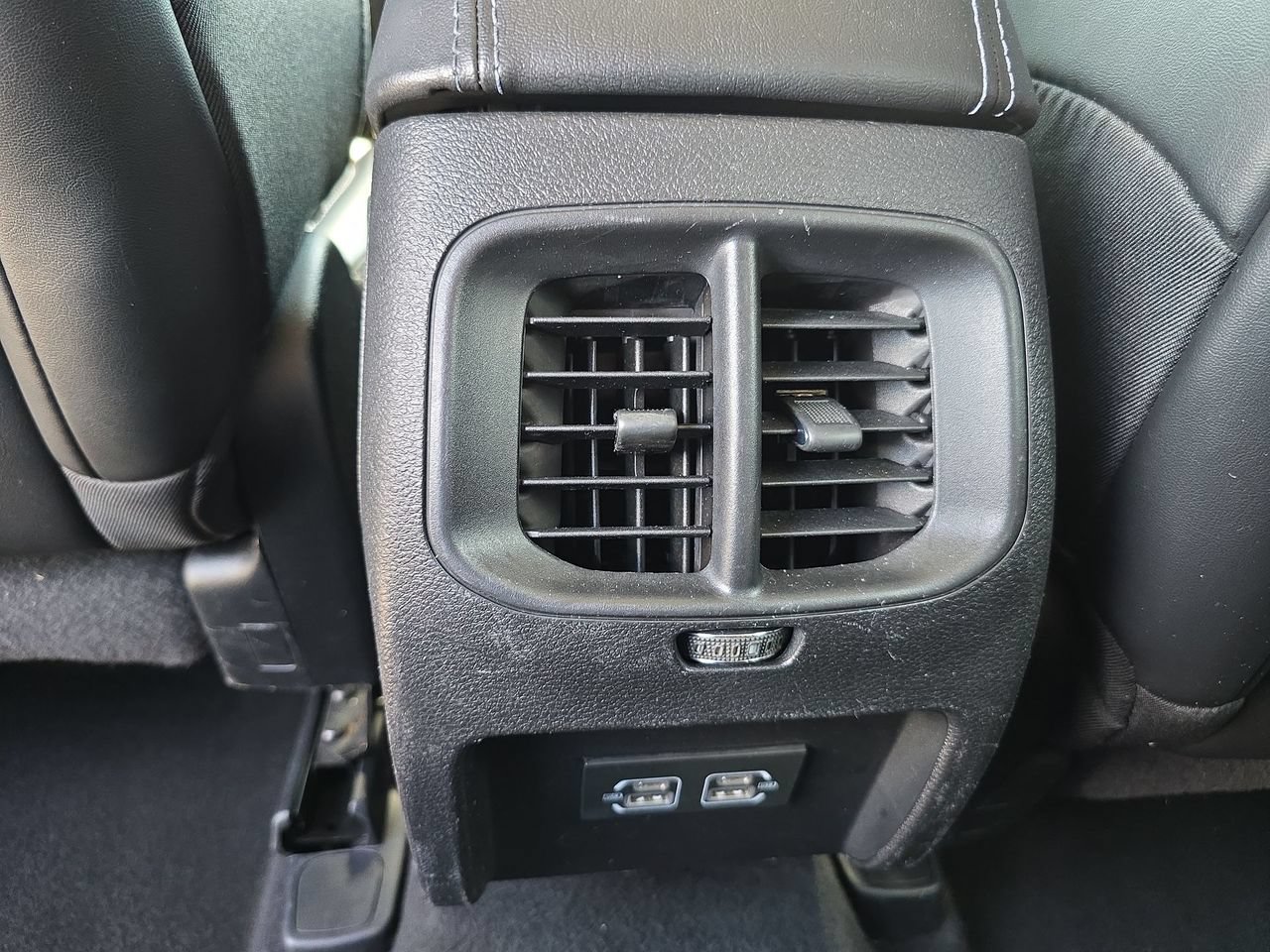 Used 2021 Jeep Cherokee Latitude Plus FWD image 24