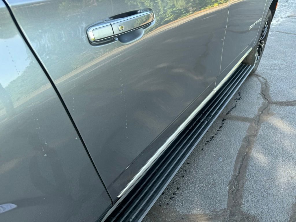 Used 2022 GMC Yukon XL Denali image 11