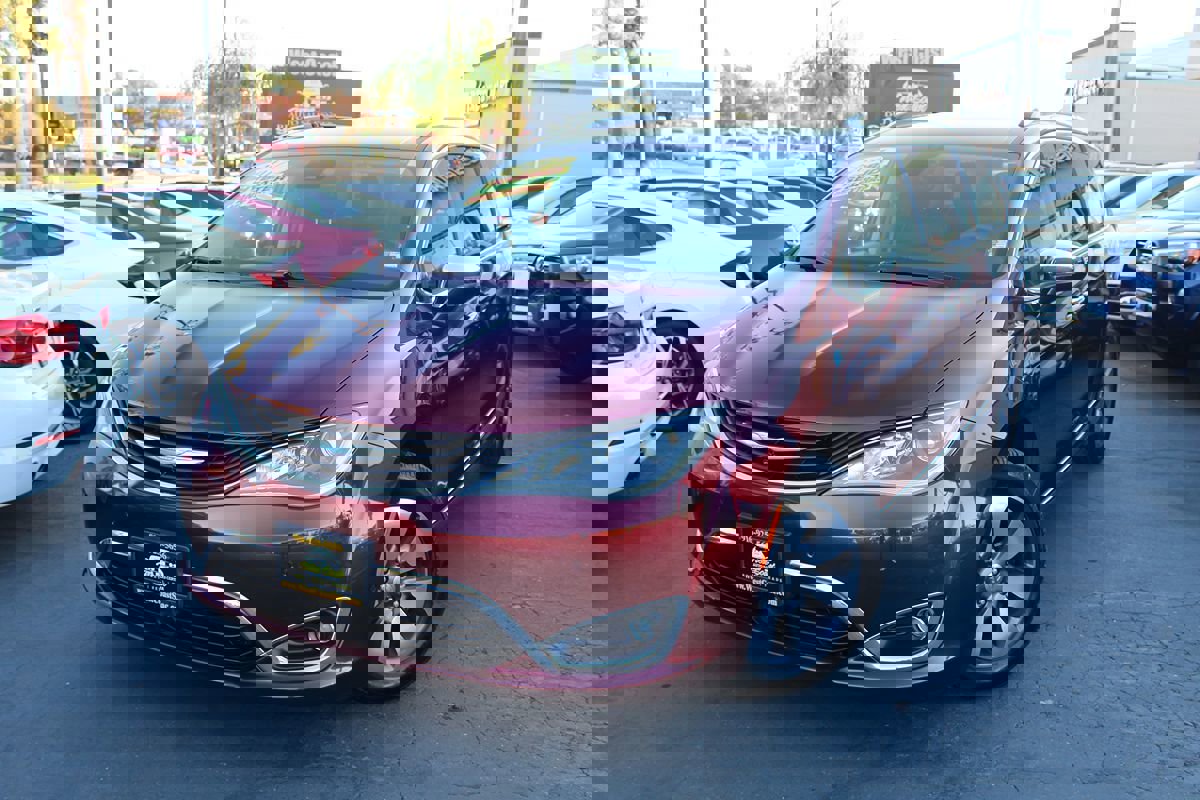 Used 2017 Chrysler Pacifica Platinum image 48