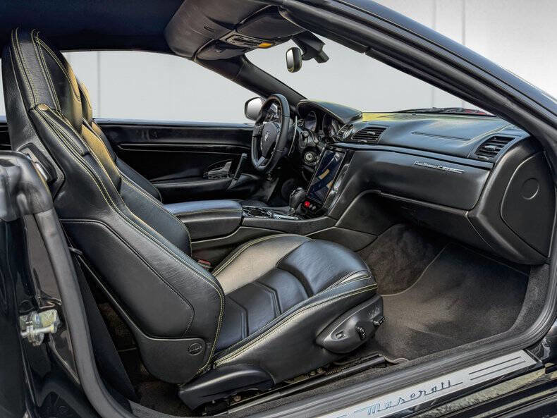 Used 2015 Maserati GranTurismo Sport image 14