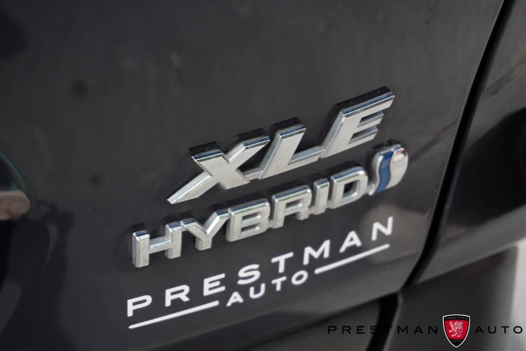 Used 2022 Toyota RAV4 XLE w/ Convenience Package AWD/4WD image 5