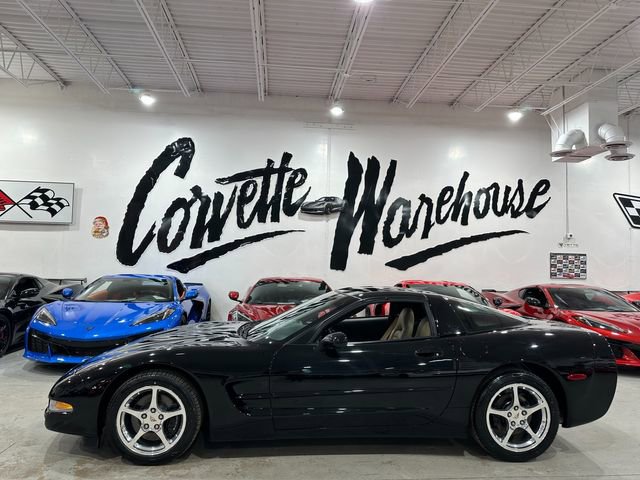 Used 2004 Chevrolet Corvette Coupe image 2