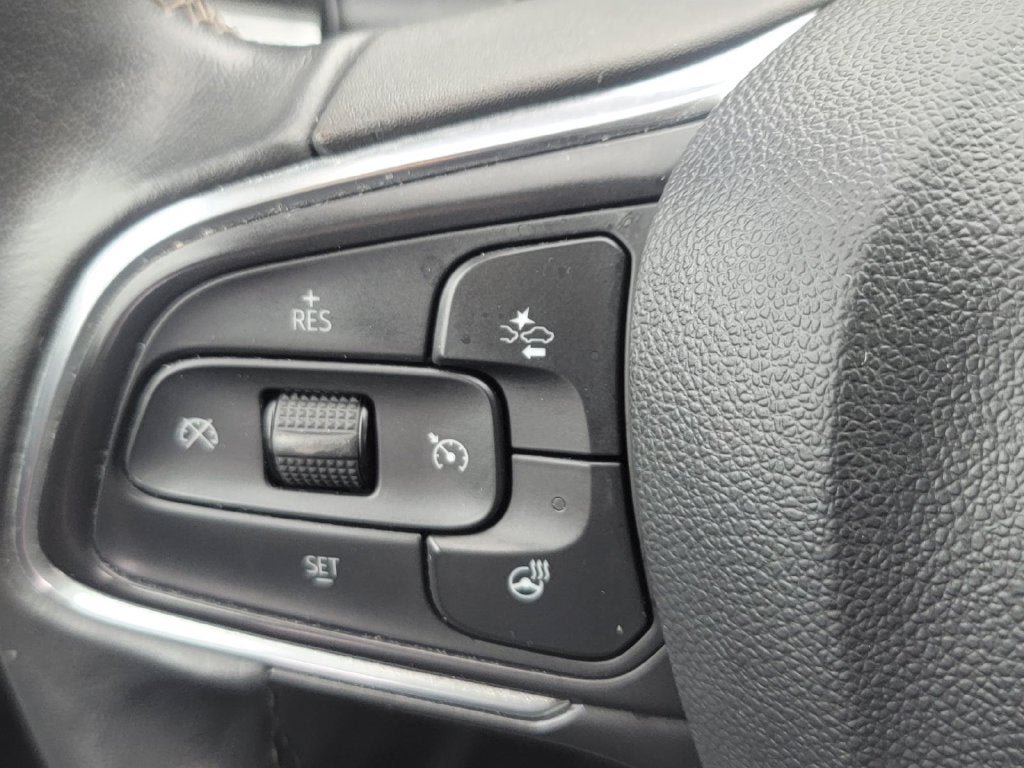 Used 2023 Buick Envision Essence FWD image 23