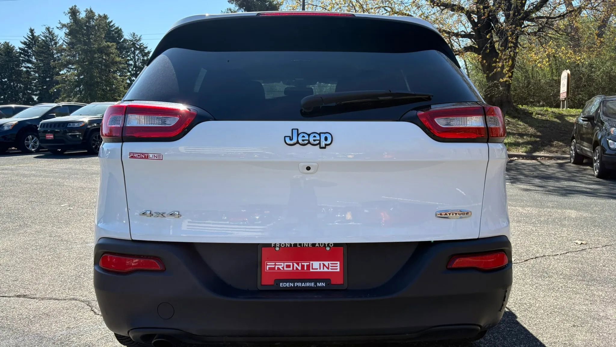 Used 2017 Jeep Cherokee Latitude w/ Cold Weather Group AWD/4WD image 8