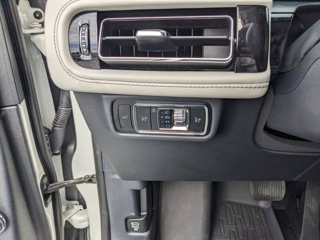 Used 2025 Lincoln Aviator AWD image 34