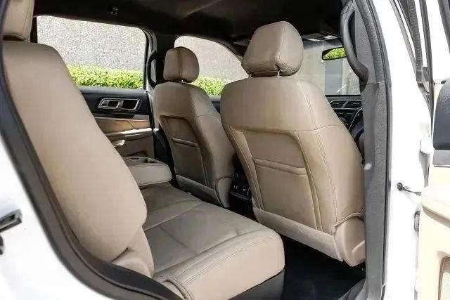 Used 2016 Ford Explorer Limited image 43