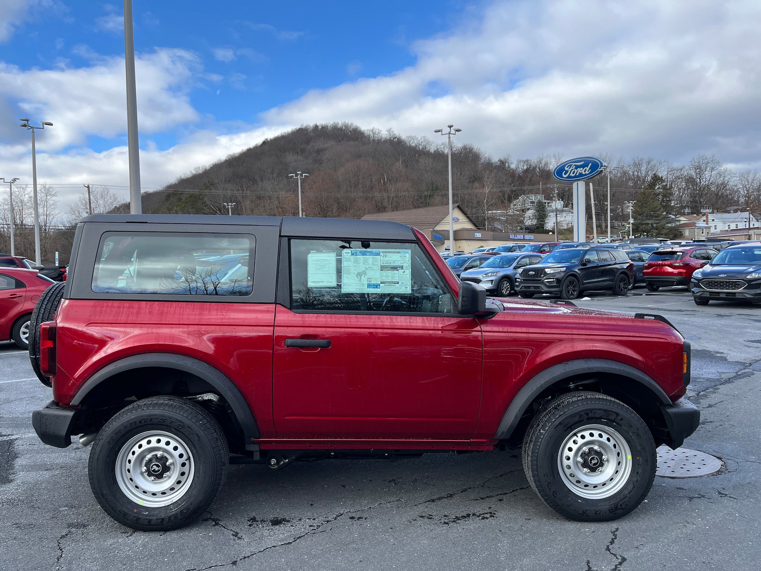 New 2025 Ford Bronco 2-Door image 4