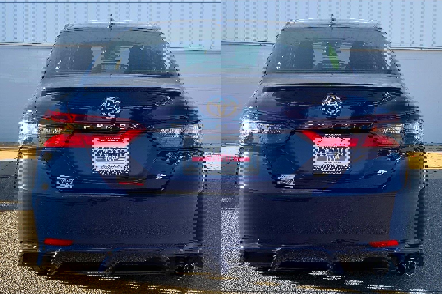 Used 2023 Toyota Camry SE image 5