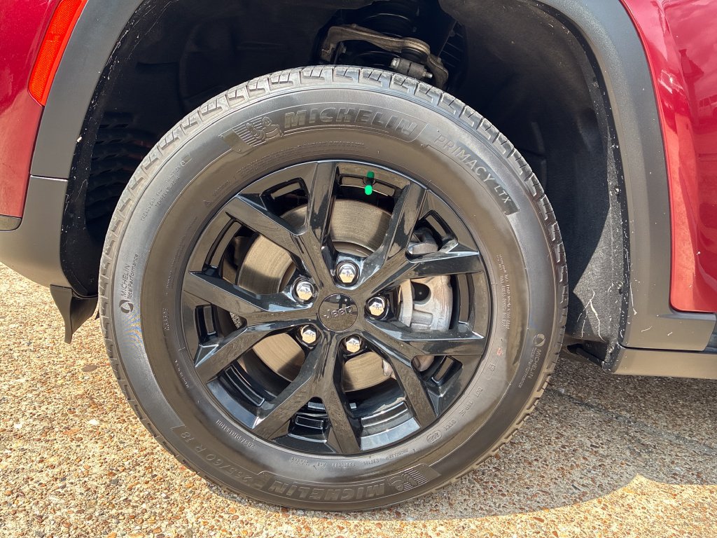 Used 2024 Jeep Grand Cherokee L Laredo AWD/4WD image 18