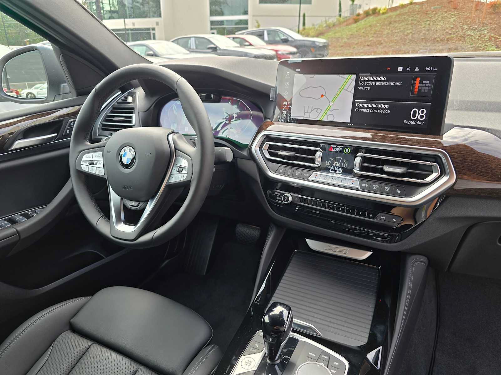 Used 2025 BMW X4 xDrive30i w/ Premium Package AWD/4WD image 13
