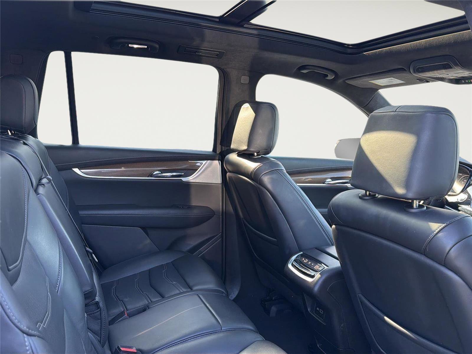 Used 2023 Cadillac XT6 Premium Luxury w/ Platinum Package image 16