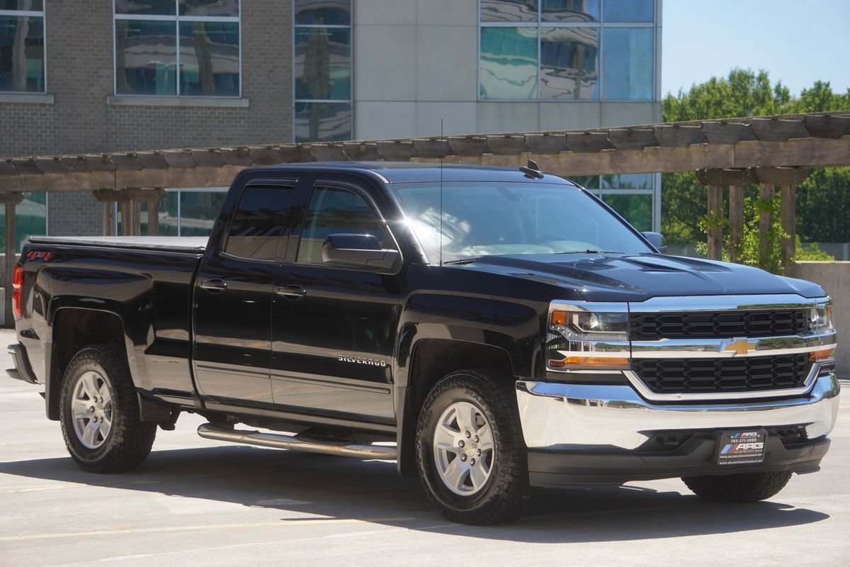 Used 2018 Chevrolet Silverado 1500 LT AWD/4WD image 28