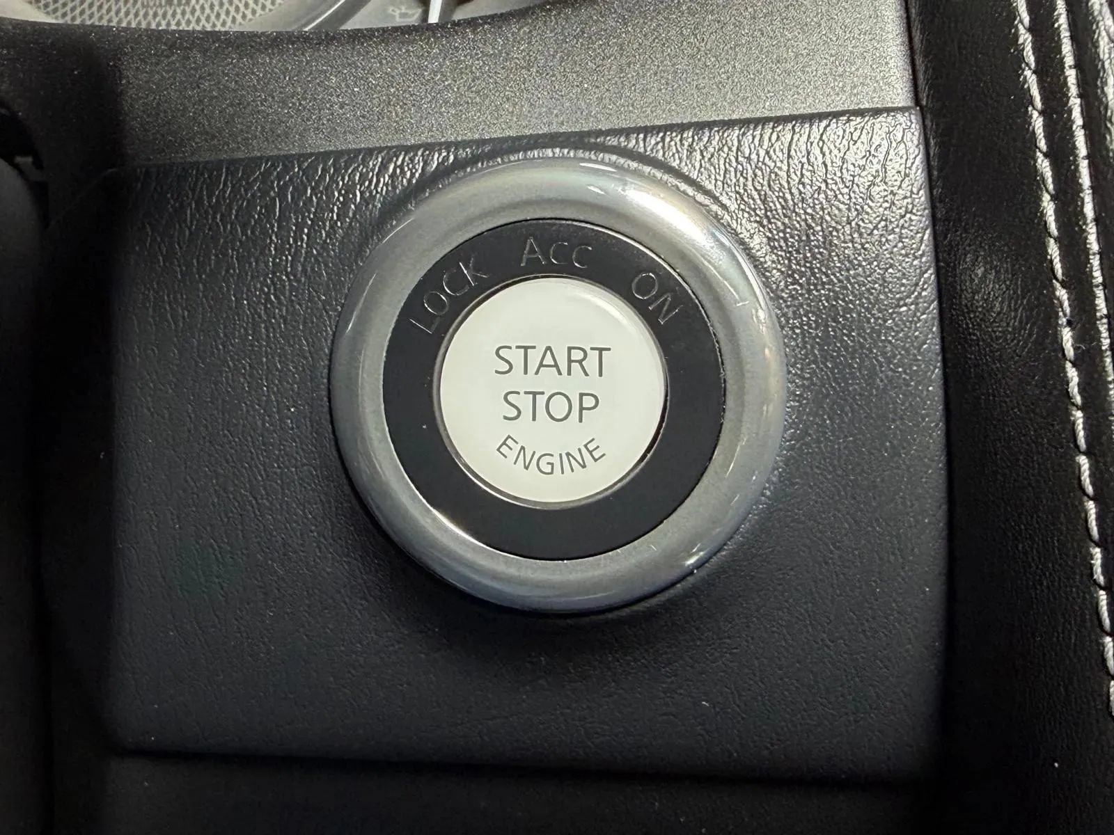 Used 2015 INFINITI QX80 2WD w/ Deluxe Technology Package image 38