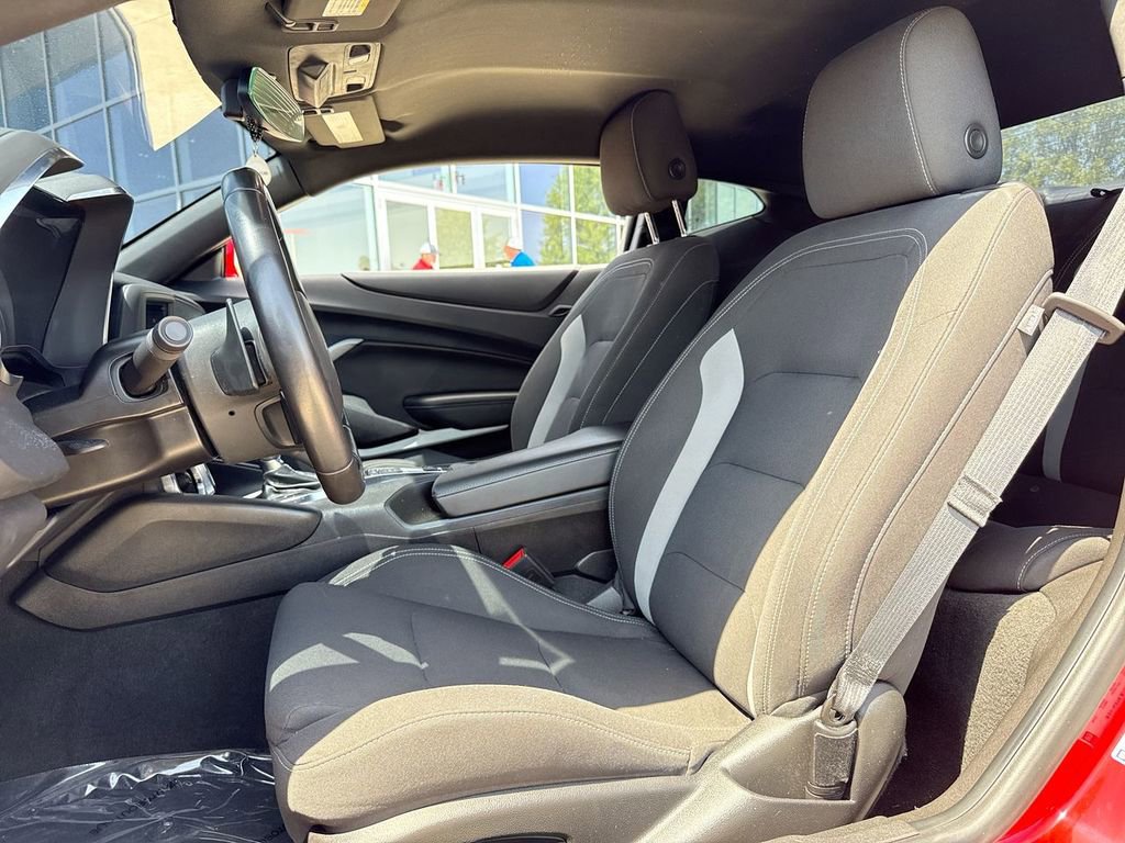 Used 2022 Chevrolet Camaro LT RWD image 11