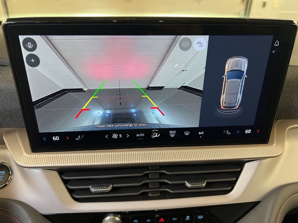 Used 2025 Ford Explorer Active image 10
