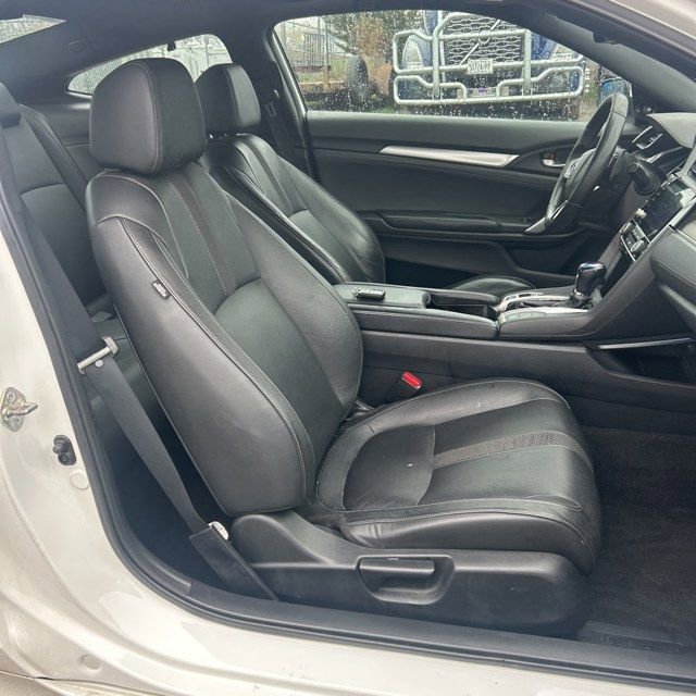 Used 2019 Honda Civic Touring image 10