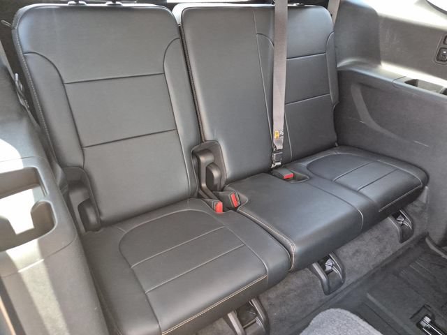 Used 2018 Chevrolet Traverse Premier w/ Driver Confidence II Package FWD image 23