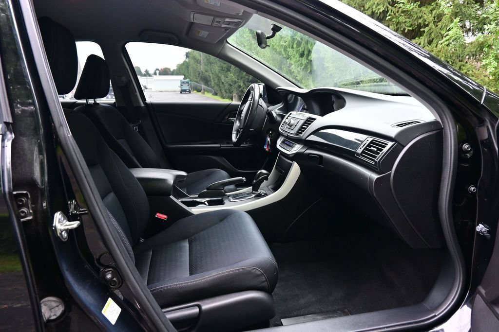 Used 2015 Honda Accord Sport image 27