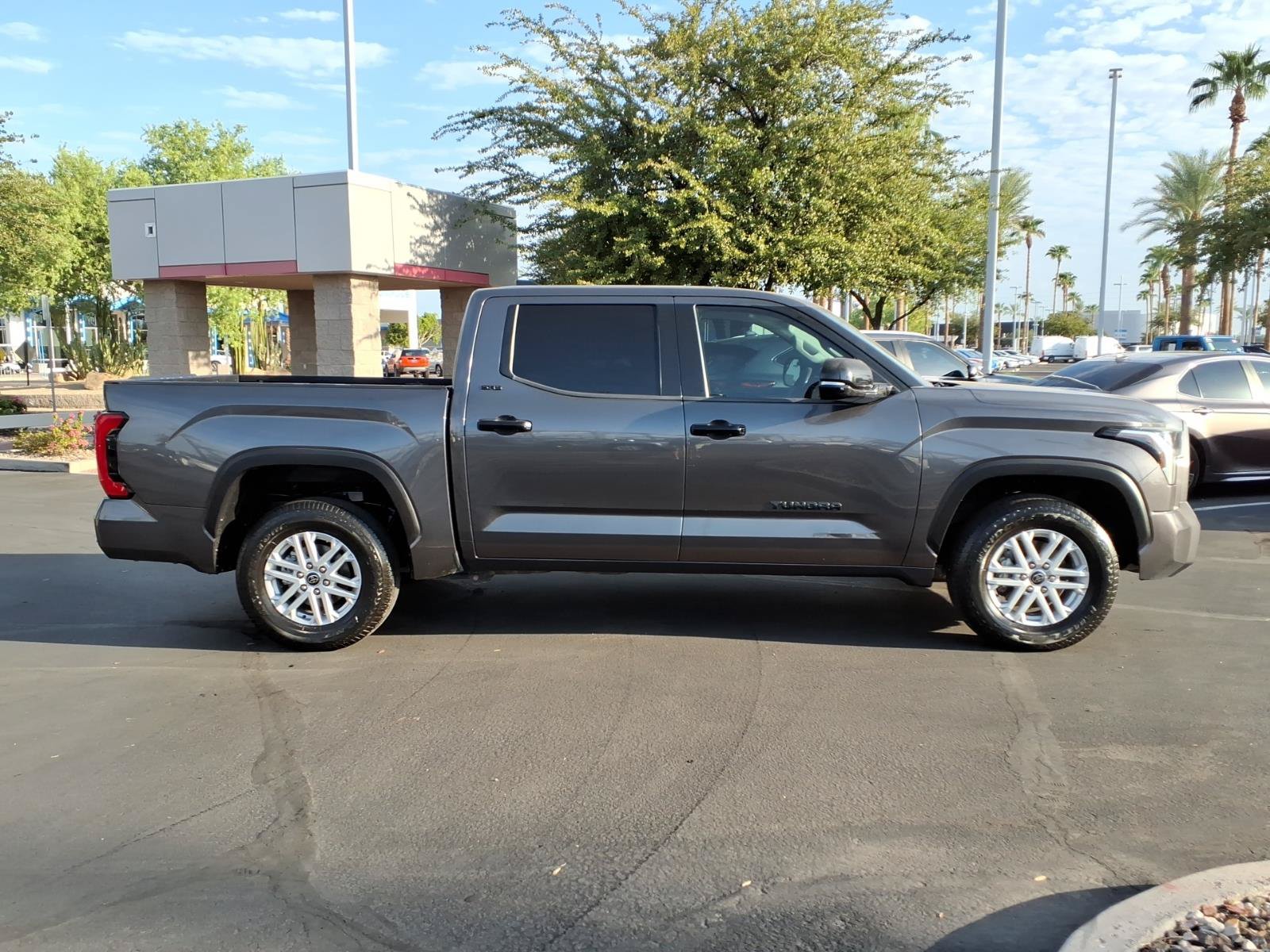 Used 2022 Toyota Tundra SR5 w/ Convenience Package RWD image 3