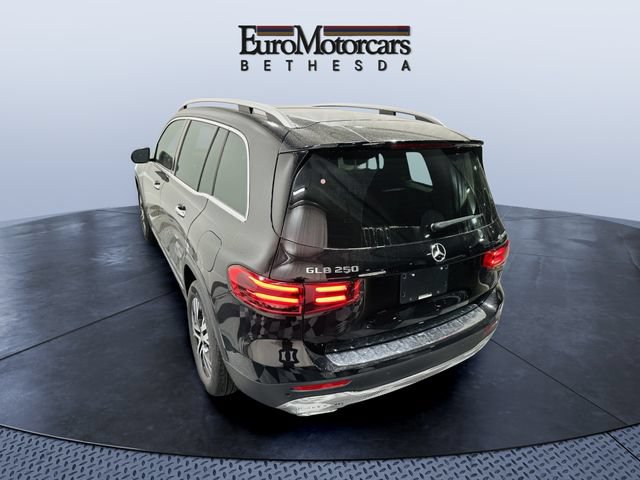 Used 2026 Mercedes-Benz GLB 250 4MATIC image 2